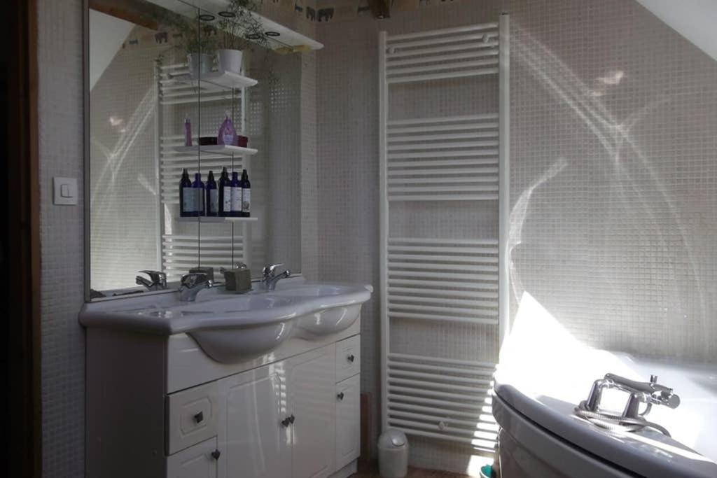 Jolie Maison Avec Jardin - 2 Chambres Le Hamel  Екстериор снимка